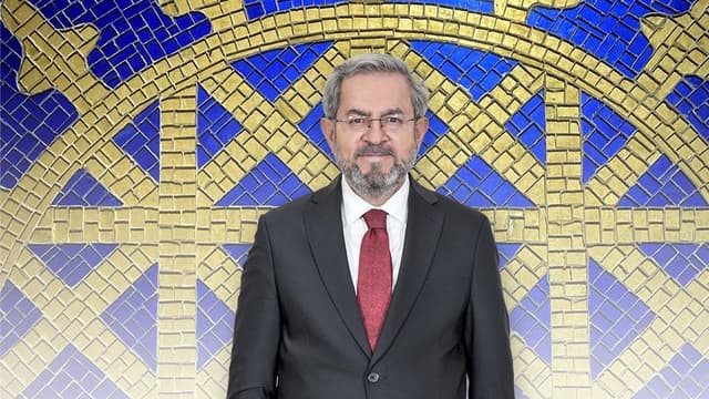 Bugün Ankara Universitetinin rektoru professor Necdet Ünüvarın rəhbərlik etdiyi nümayəndə heyəti Mərkəzi Klinikada olub